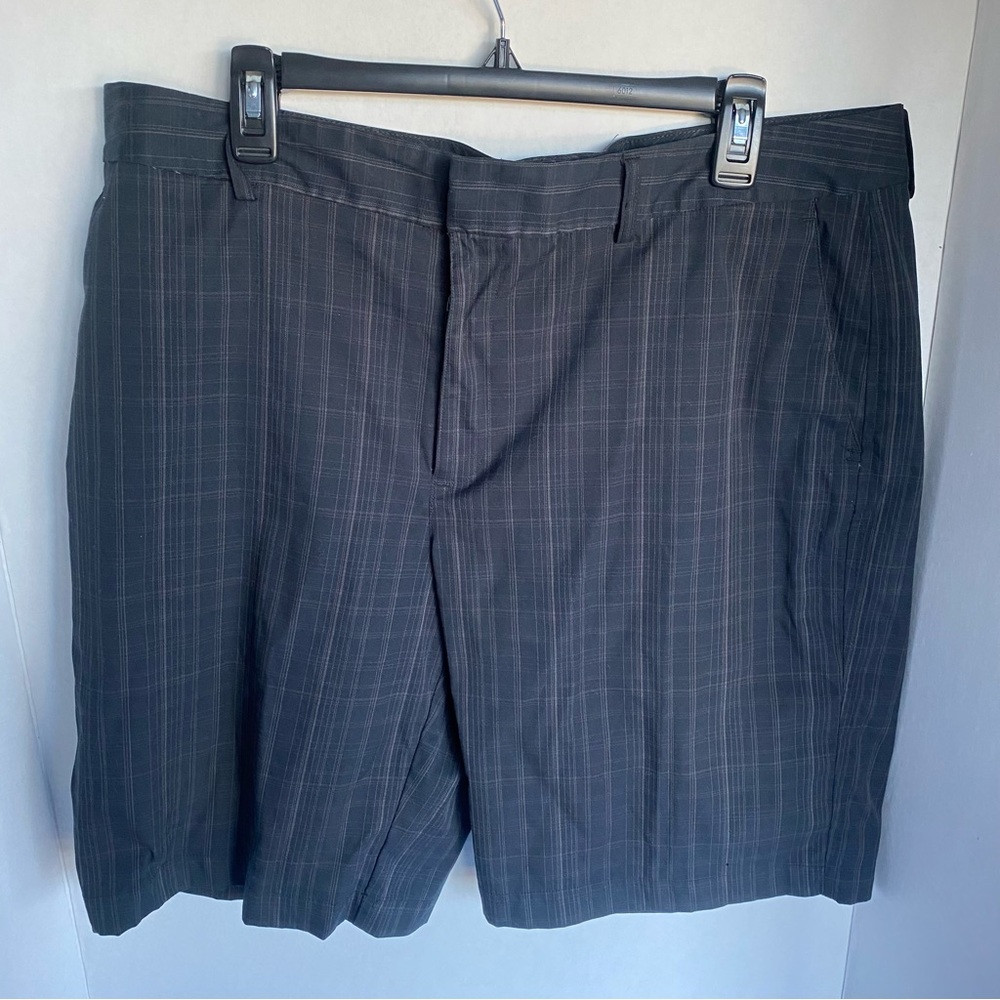 Under Armour mens size 36 Shorts inseam 10” shorts
